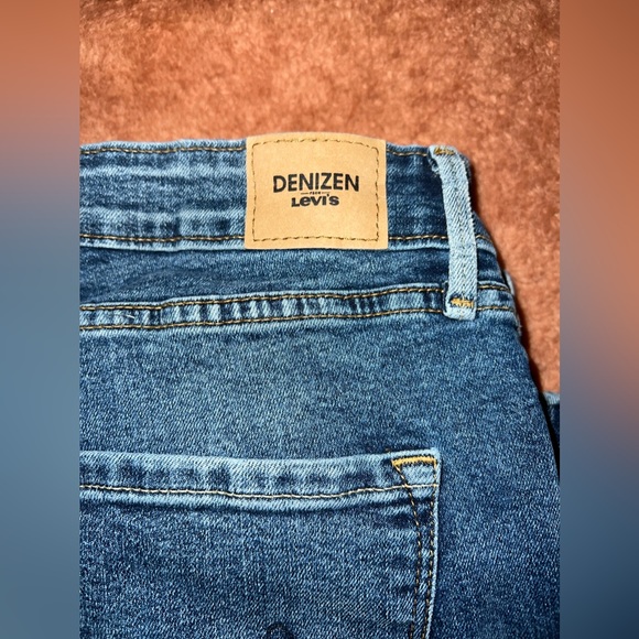 Brand new Levi jeans WOT - Picture 2 of 3